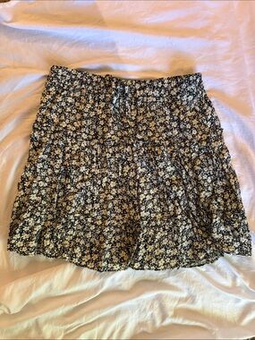 Ditsy Floral Tiered Mini Skirt - Black and Cream